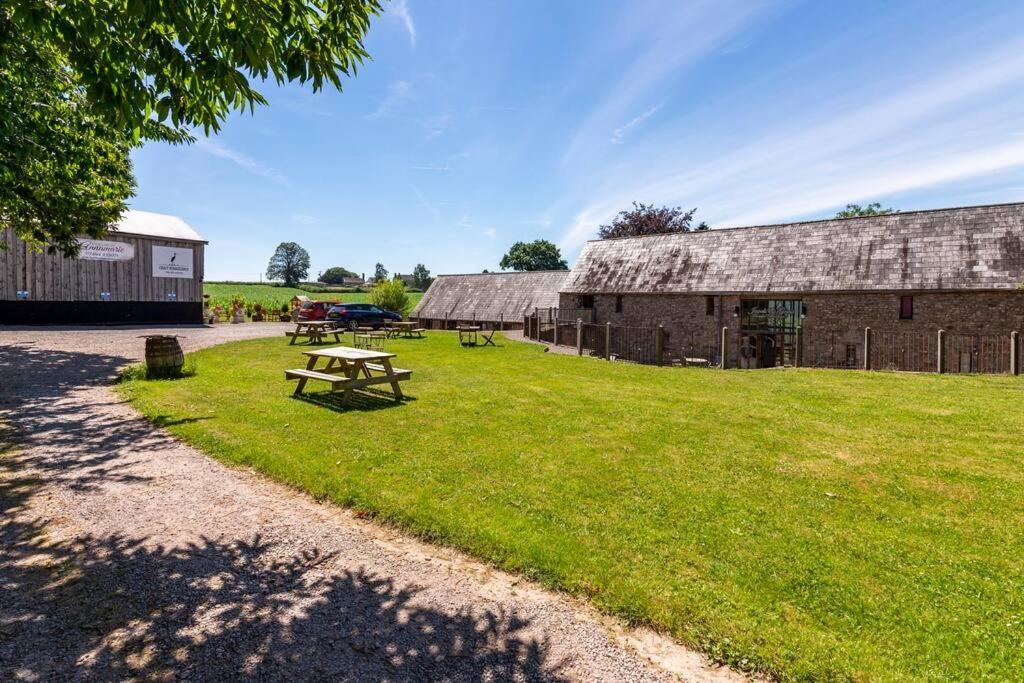 Beech Cottage, Spacious Rural Retreat Usk Esterno foto