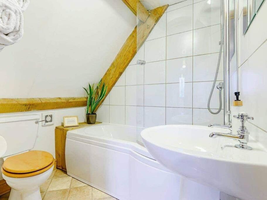Beech Cottage, Spacious Rural Retreat Usk Esterno foto